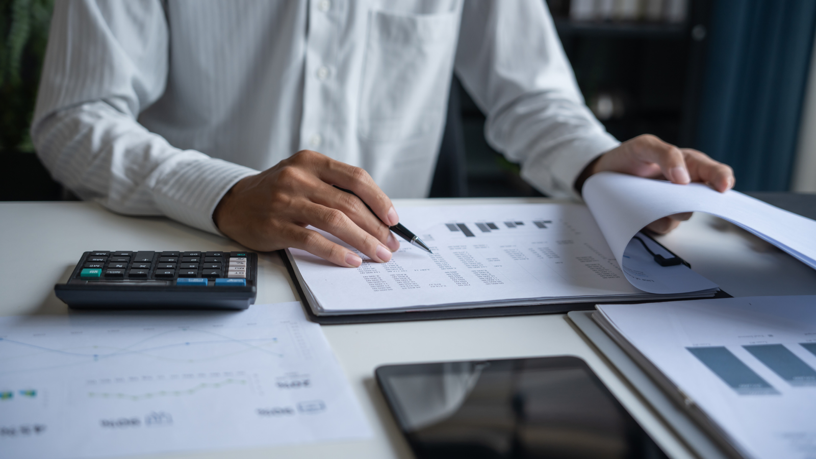 Carolina Caliva en su estudio jurídico penal